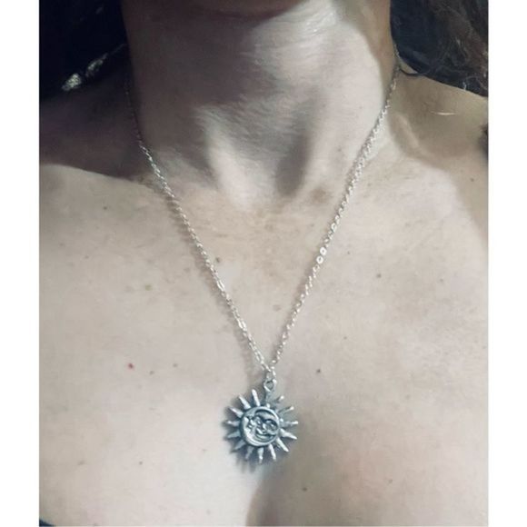 CUTE BOHO SILVER SUN NECKLACE - Picture 5 of 5